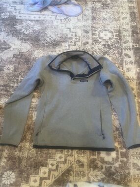 Patagonia Light Gray Quarter-Zip Fleece Pullover